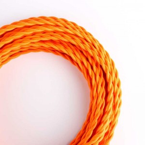 Vorsicht bei orangefarbenen Kabeln