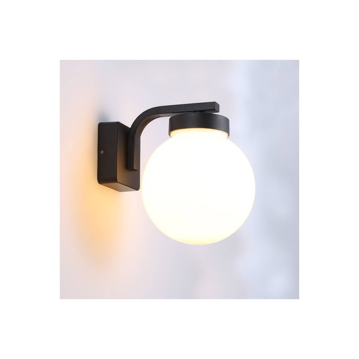 Exterior wall lamp