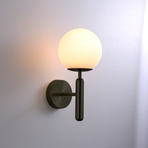 "Elsa" crystal ball wall sconce - E14