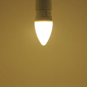 Bombilla Vela LED E27 4.2W cobertura opal