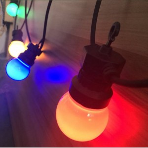 LED slinger met zwarte kabel 10 Veelkleurige LED lampjes - 8 meter