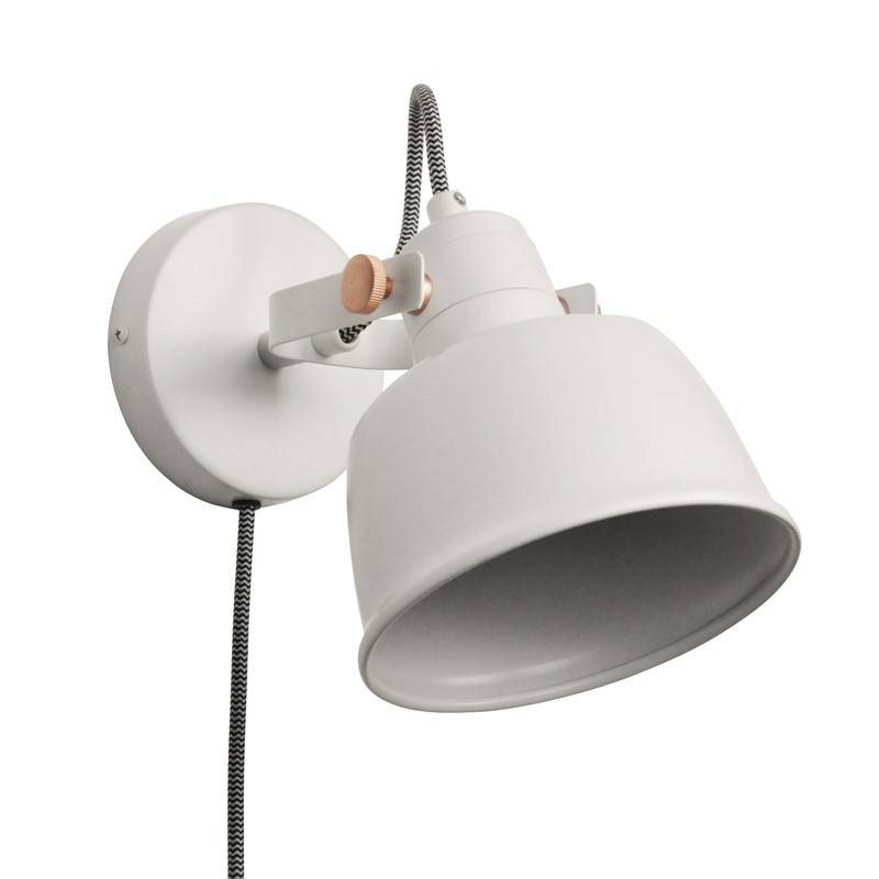 Binnenwandlamp "KUKKA" met schakelaar en stopcontact