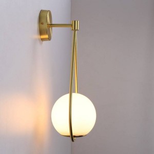 Glazen bol wandlamp "Clara".