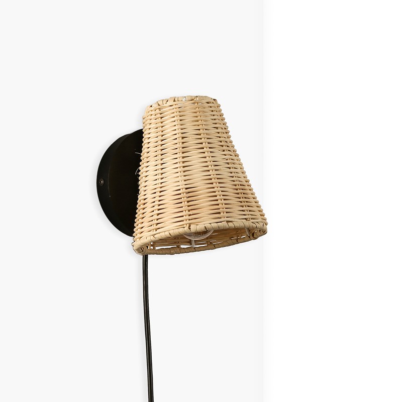 Rieten wandlamp met "Blind" stekker. E27