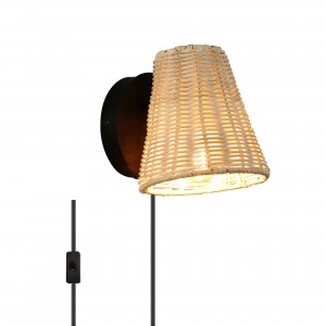 Rieten wandlamp met "Blind" stekker. E27