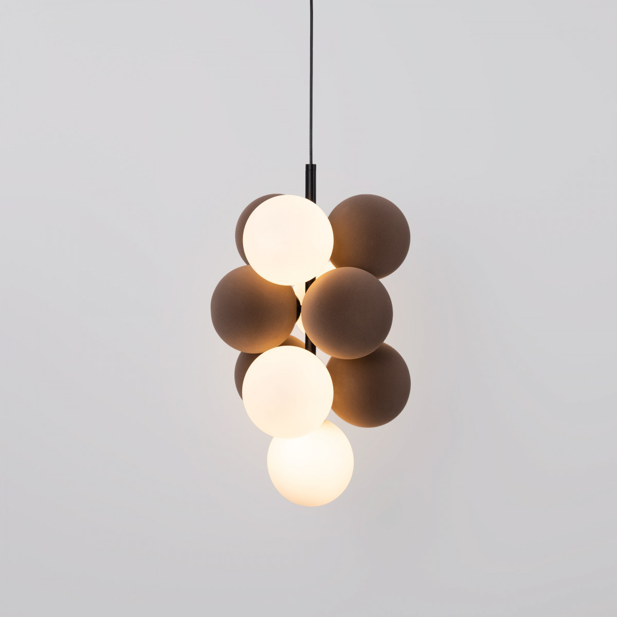 Akoestische verticale hanglamp "DRAC" - 4 lichtgevende bollen en 6 absorberende bollen