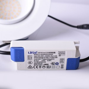 Okrągły downlight LED c odchylany